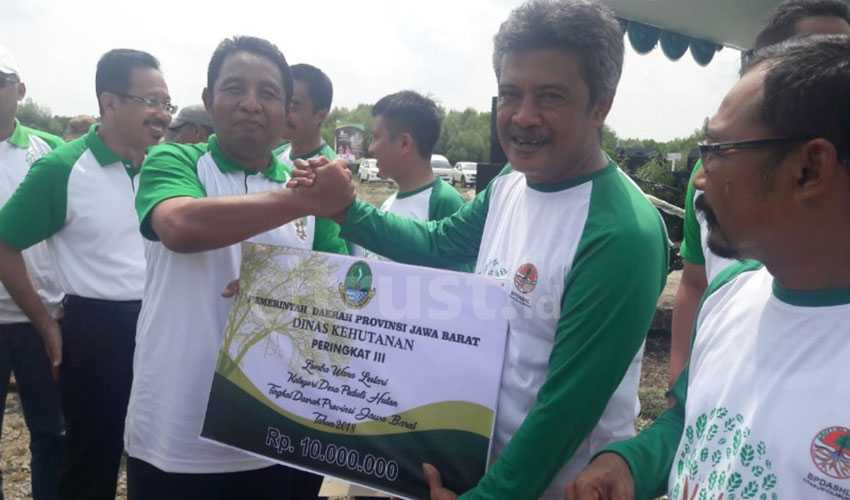 Peduli Kelestarian Hutan, Desa Sukamenak Raih Juara 3 Wana Lestari