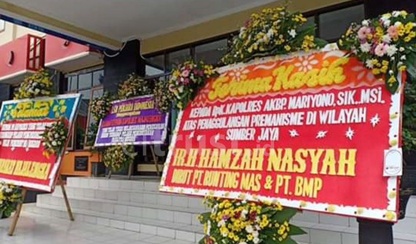 Dukung Pengungkapan Kasus Premanisme, Karangan Bunga Berdatangan di Mapolres Majalengka