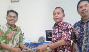Kementerian Pertanian Berikan Bantuan Ternak Ayam Petelur di 4 Kecamatan Kabupaten Cirebon