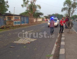 Tergeletak di Tengah Jalan, Seseorang Tanpa Identitas Tewas Mengenaskan