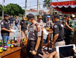 Polres Majalengka Musnahkan Ribuan Botol Miras
