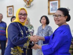 Pemda Kota Cirebon Raih Anugerah Parahita Ekapraya