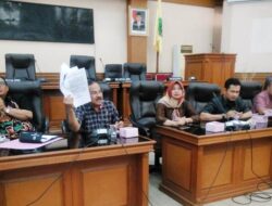 Puluhan Pekerja PG Jatitujuh Gerudug DPRD Tuntut Pesangon