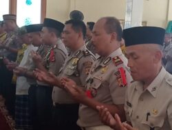 Kapolres Majalengka Bersama Warga Salat Gaib Doakan Mantan Kapolri