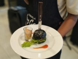 Santap Menu Sambil Nikmati Pemandangan Kota