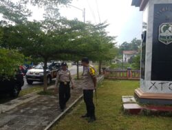 Petugas Amankan Jalur Menuju Objek Wisata