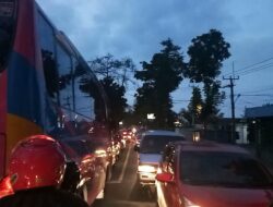 Jalur Kuningan-Cirebon Macet Parah