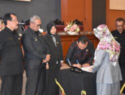 Dewan Sahkan Lima Raperda