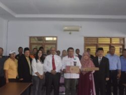 Belasan LSM Dapat Laptop dari Bupati