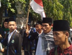 Ribuan Santri Majalengka Ikuti Jalan Sehat Bersarung