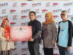 KPU Majalengka Berikan Santunan kepada Penyelenggara Pemilu Adhoc