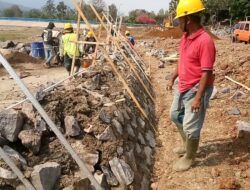 Warga Minta Revitalisasi Waduk Darma Dihentikan