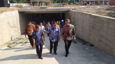 Sidak ke Proyek Alun-alun, Walikota Minta Finishing Mulai di Januari 2020