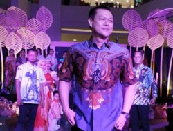 Bak Model, Pimpinan CSB Mall Unjuk Kebolehan Peragakan Busana