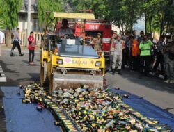 Polres Majalengka Musnahkan Ribuan Botol Miras