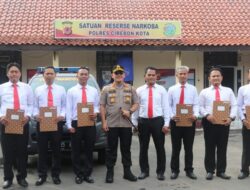 Ungkap Peredaran Narkotika, Delapan Anggota Satnarkoba Sabet Penghargaan