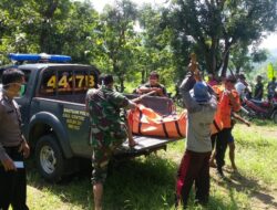 Seorang Kakek Ditemukan Tewas Tersangkut di Pohon