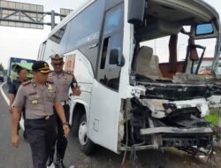 Lakalantas Rombongan Kiai, Satu Orang Meninggal Dunia