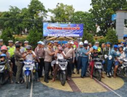 HUT ke-74, Pomal Bagikan Helm Gratis