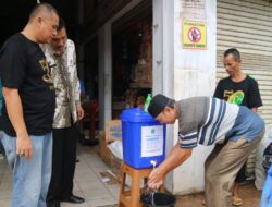 Cegah Covid-19, Pasang Temporary Wastafel di Pasar Tradisional