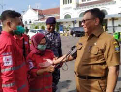 Terkait Covid-19, Petugas Gabungan Bersih-bersih Ruang Publik