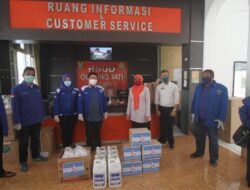 Demokrat Kota Cirebon Sumbang APD ke RSD Gunung Jati