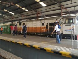 Seluruh Perjalanan Kereta Api Jakarta-Bandung Dibatalkan