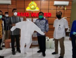 Herman Khaeron Bagikan Alkes untuk Empat RS dan Puluhan Puskesmas