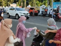 IKIAD Kota Cirebon Berbagi di Tengah Pandemi, Tebar Ratusan Paket Nasi Kotak