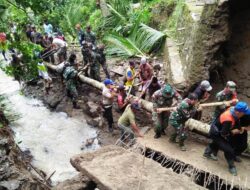 Ratusan Warga Terisolasi akibat Jembatan Ambruk