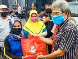 Kemensos Distribusikan Ribuan Paket Sembako untuk Warga Terdampak Covid-19