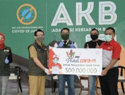 Turut Perangi Covid-19, JNE Beri Donasi ke Pemprov Jabar