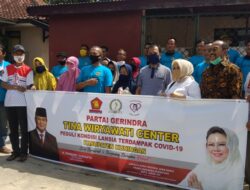 Anggota DPRD Jabar Bagikan Ratusan Paket Sembako untuk Lansia