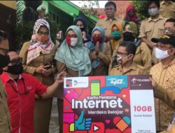 Telkomsel bersama Pemkot Bogor Serahkan Paket Kuota Belajar 10 GB