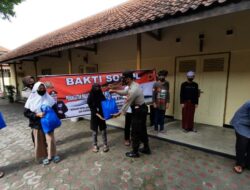 Polres Majalengka Bagikan Sembako untuk Warga Terdampak Covid-19