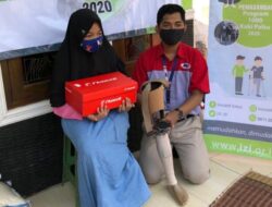 JNE dan IZI Bagikan Ribuan Kaki Palsu