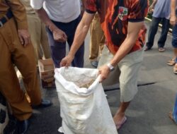 Mayat Bayi Ditemukan Mengapung di Sungai Ciporang