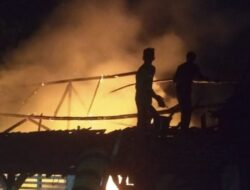 Si Jago Merah Hanguskan Penggilingan Padi