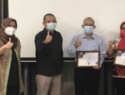 BPJS Kesehatan Cirebon Serahkan Penghargaan Fasilitas Kesehatan Paling Berkomitmen