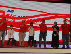 Rayakan HUT ke-30, JNE Tebar Kebahagiaan