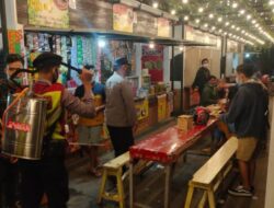 Satgas Covid-19 Semprot Disinfektan di Sejumlah Fasilitas Umum