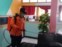 Salah Satu Staf Terpapar Covid-19, Gedung DPRD Kuningan Disemprot Disinfektan