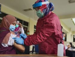 Dinkes Kota Cirebon Simulasi Vaksinasi kepada Tenaga Kesehatan