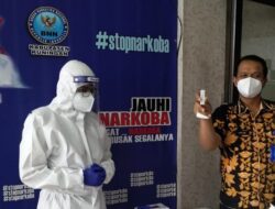 Puluhan Pegawai BNN Kuningan Jalani Tes Swab