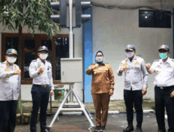 Pemda Kota Cirebon Dapat Bantuan Warning Light Portable