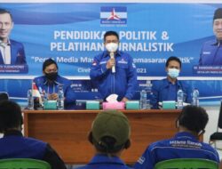 Kader Demokrat Tingkatkan Wawasan Politik dan Jurnalistik