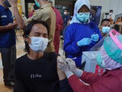 Masuk Kategori Pelayan Publik, Puluhan Jurnalis Cirebon Divaksin