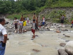 Lansia Ditemukan Tewas Tersangkut Bebatuan Sungai Cipanundan