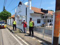 Antisipasi Teror Bom, Sejumlah Gereja Dijaga Ketat Polisi