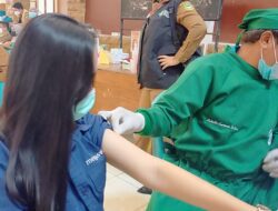 Garda Terdepan Informasikan Covid-19, Puluhan Wartawan Kuningan Divaksin